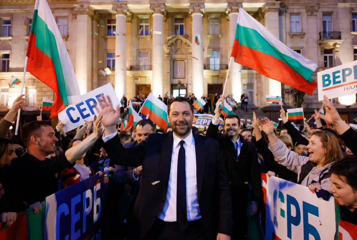 Bulgarie : Radev remporte un raz-de-maree electoral et ouvre la porte a Moscou en pleine Europe