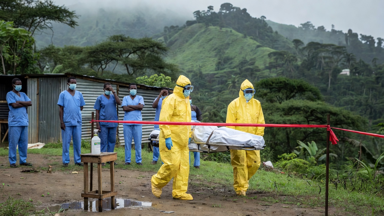 Ebola en RD Congo : l'épidémie se propage « plus vite que jamais », les soignants en grève