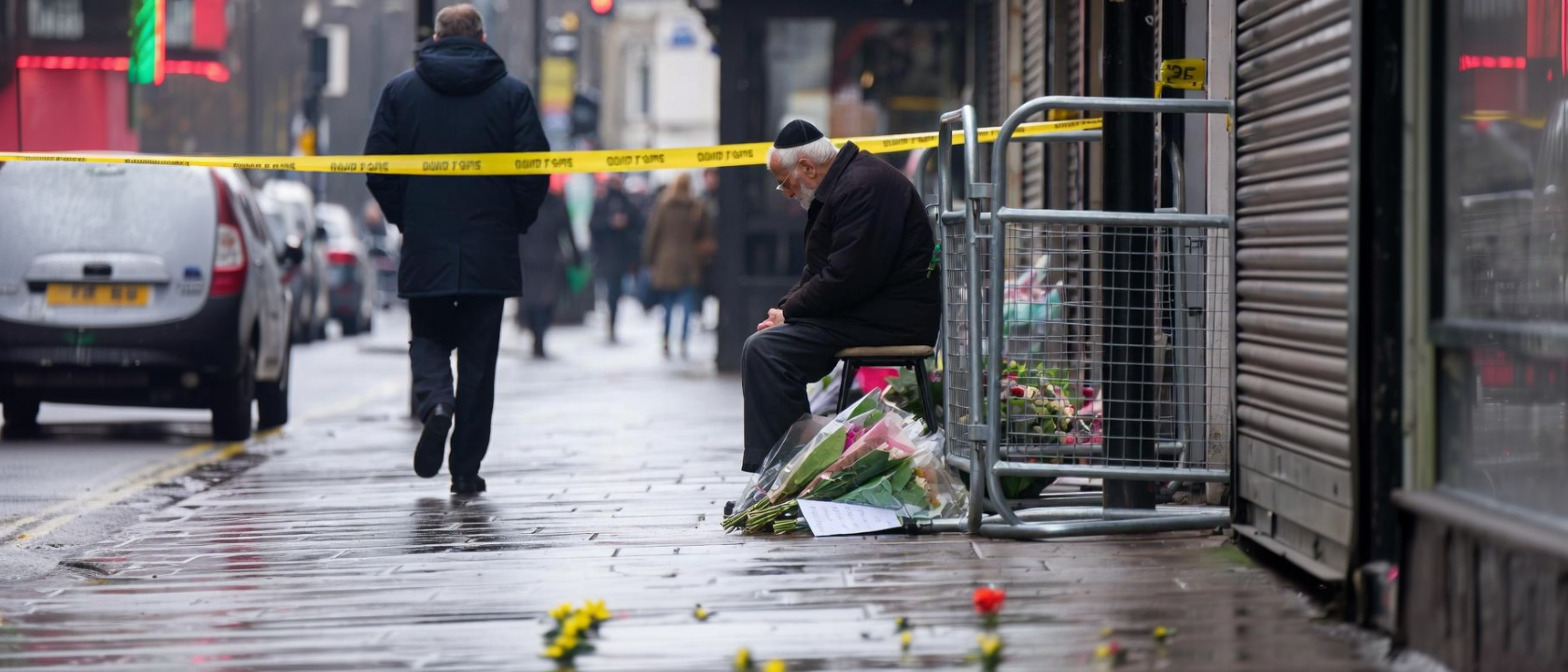 Attaque antisémite à Londres : deux hommes juifs poignardés à Golders Green, le Royaume-Uni relève son niveau de menace terroriste