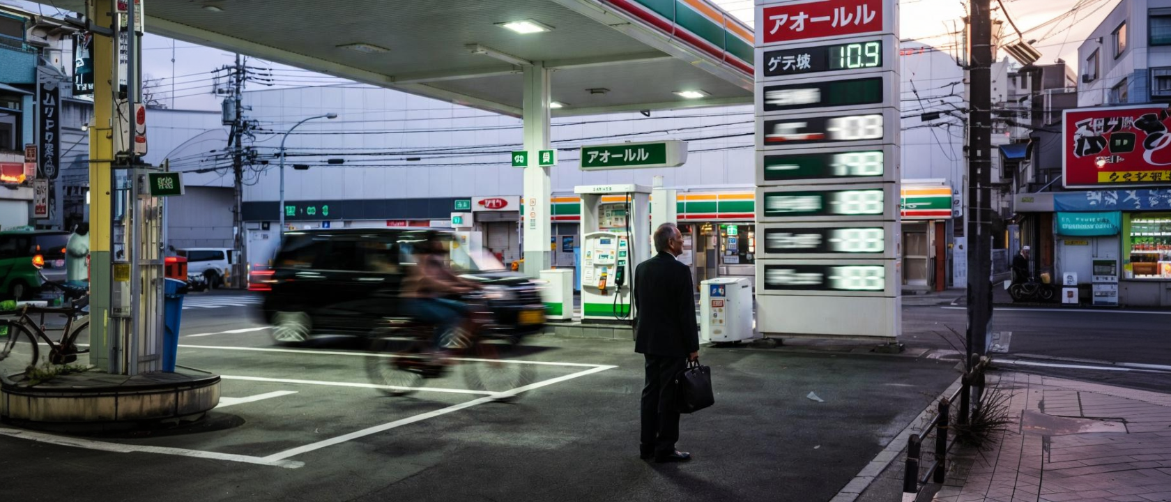 Wartime inflation strikes the world: when filling up becomes a luxury from Tokyo to Toronto