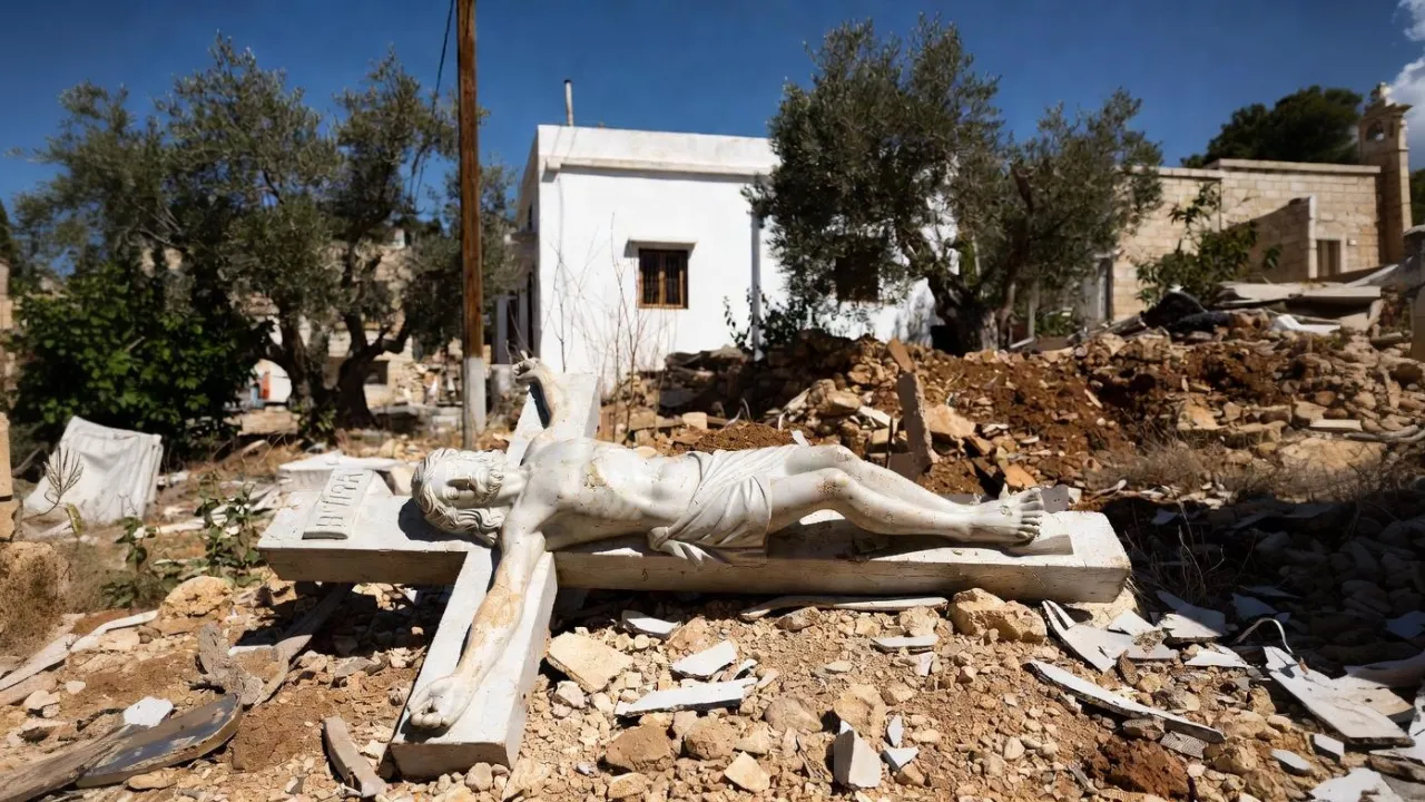 Israeli soldier destroys Christ statue in Lebanon: Netanyahu apologizes, American right erupts