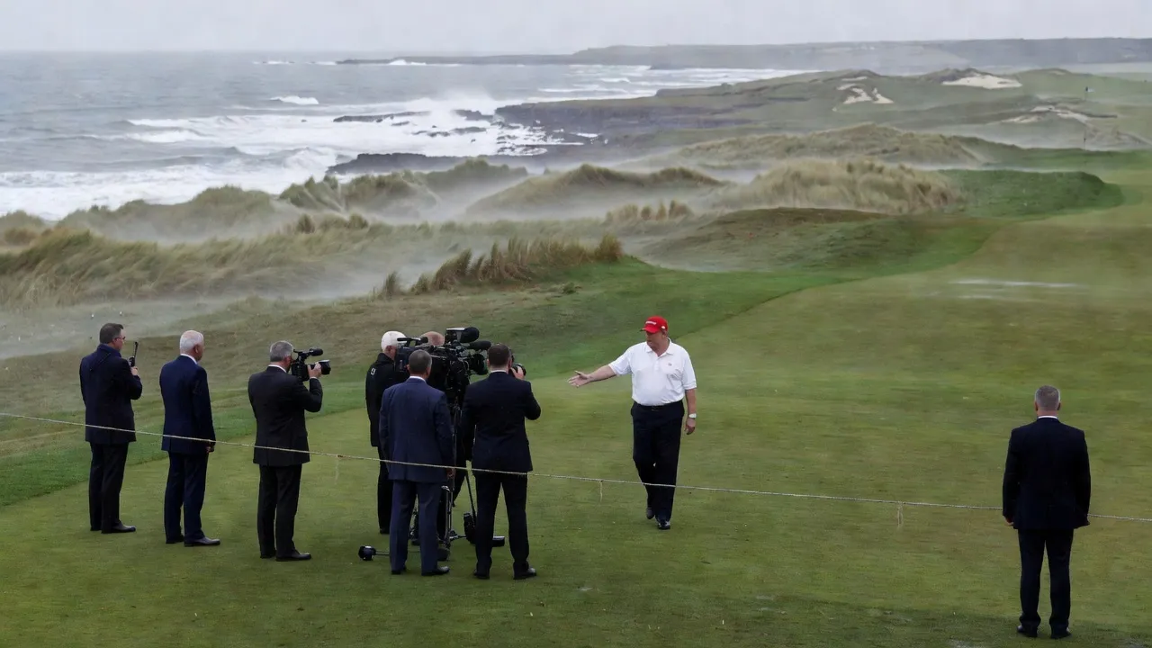 Trump plaide pour une Irlande unie pendant sa visite à Dublin et à son golf de Doonbeg, colère des unionistes